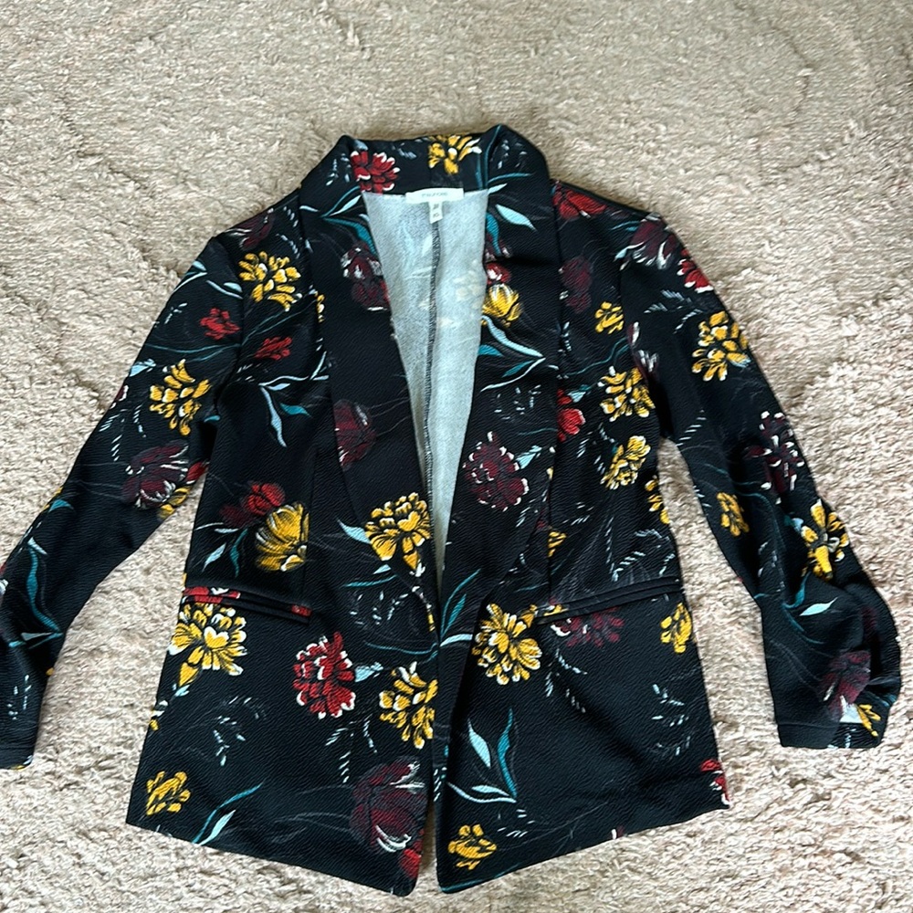 Lightweight floral blazer